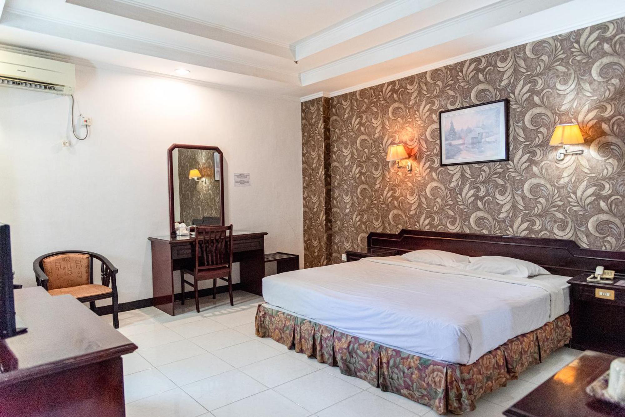 Melin Hotel Tanjungpinang Экстерьер фото